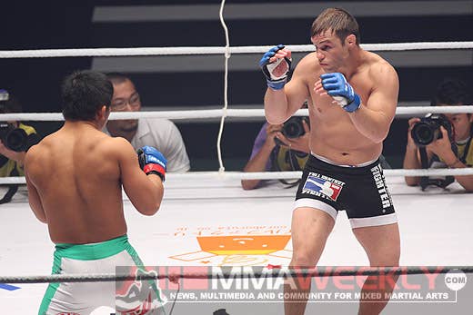 Satoru Kitaoka and Clay French at Sengoku 4