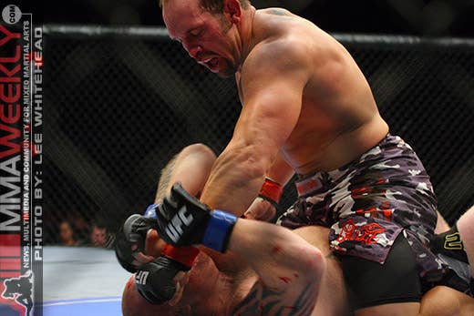 Shane Carwin and Neil Wain at UFC 89