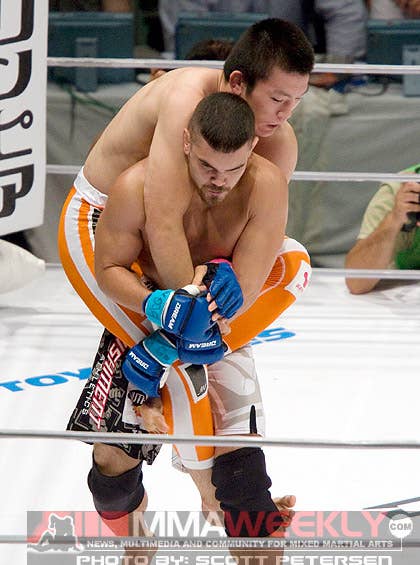 Shinya Aoki and Todd Moore at Dream 6