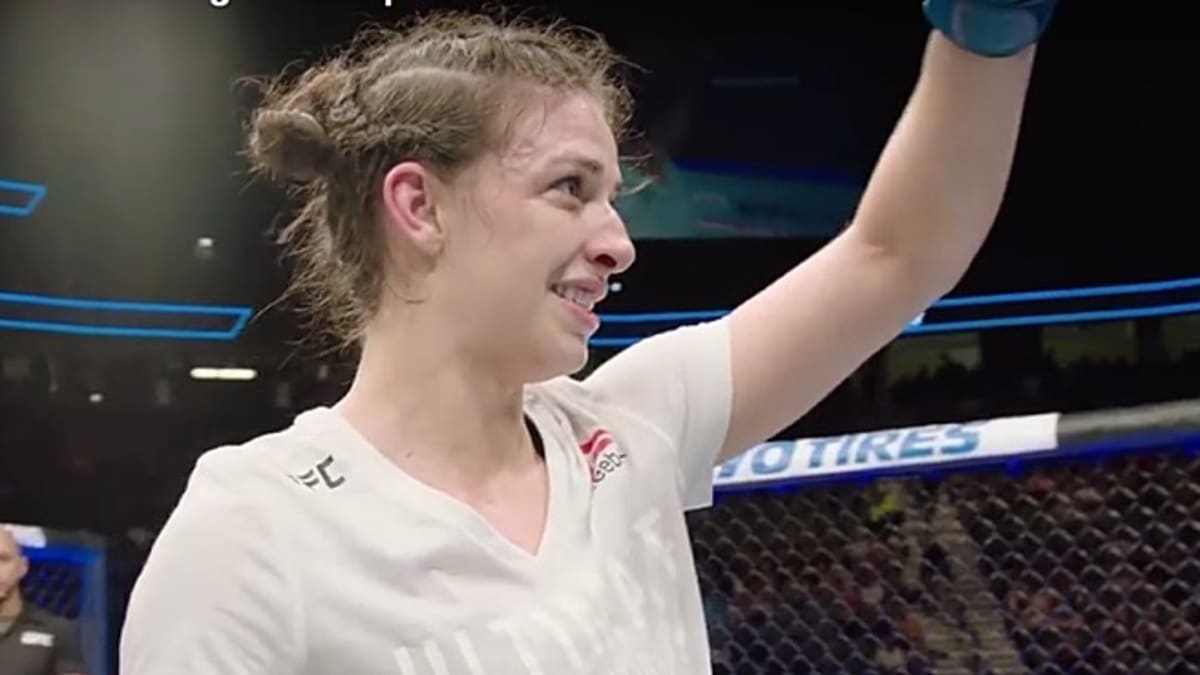 Mackenzie Dern Blasts Amanda Cooper With a Punch, Finishes with Rear Naked  Choke - MMAWeekly.com | UFC and MMA News, Results, Rumors, and Videos