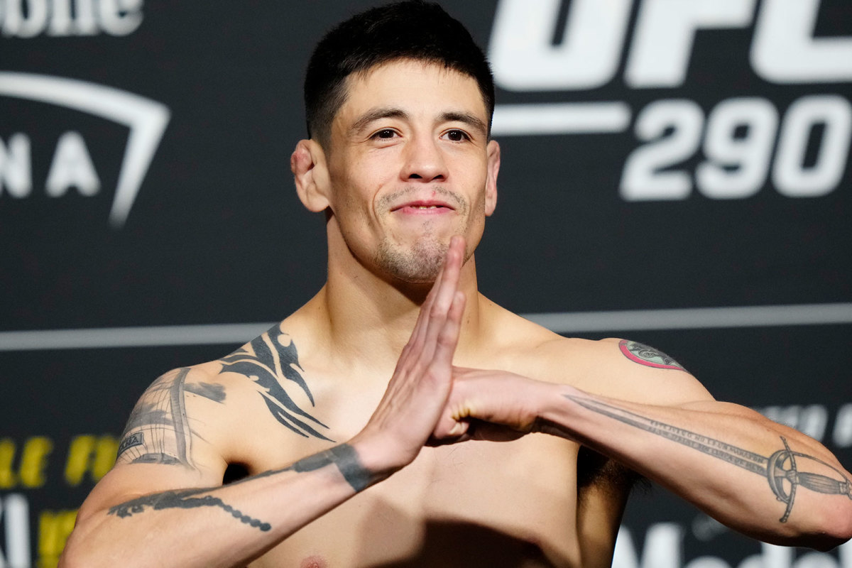 https://www.mmaweekly.com/.image/c_fit%2Ch_800%2Cw_1200/MTk5MTk4MzY0MDMyNjQwOTc0/45-branden-moreno-ufc-290-official-weigh-ins.jpg