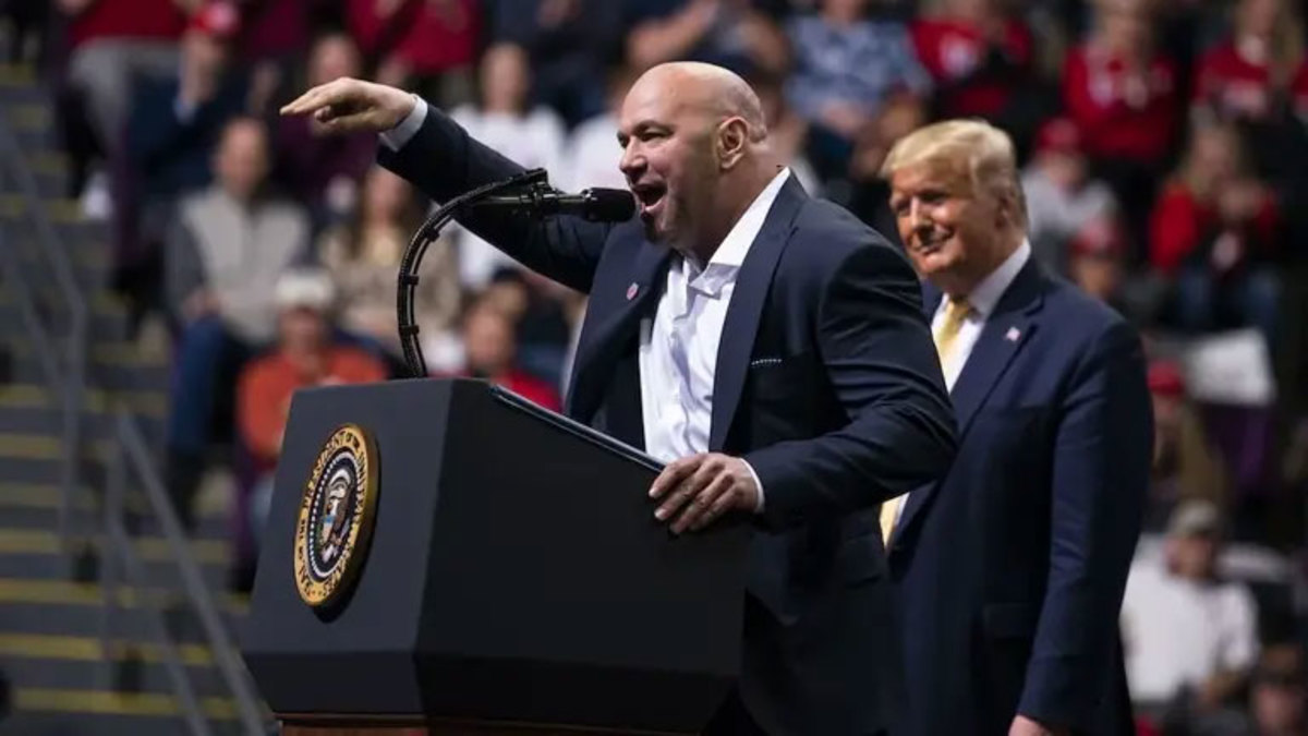 https://www.mmaweekly.com/.image/c_fit%2Ch_800%2Cw_1200/MjA3OTUxMjIyNTcxODA0NDIx/dana-white-donald-trump.jpg