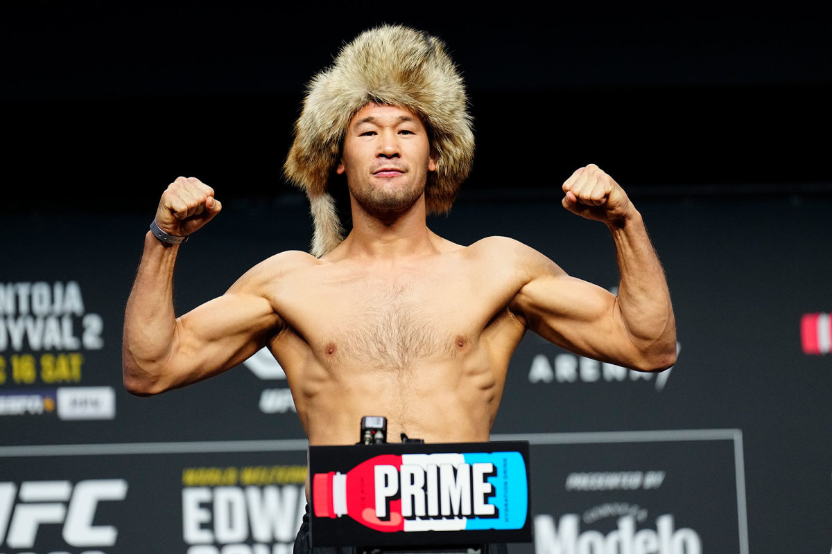 https://www.mmaweekly.com/.image/c_fit%2Ch_800%2Cw_1200/MjAyOTU1MzIzMDU1NzQ0MDY4/29-shavkat-rakhmonov-ufc-296-official-weigh-ins.jpg