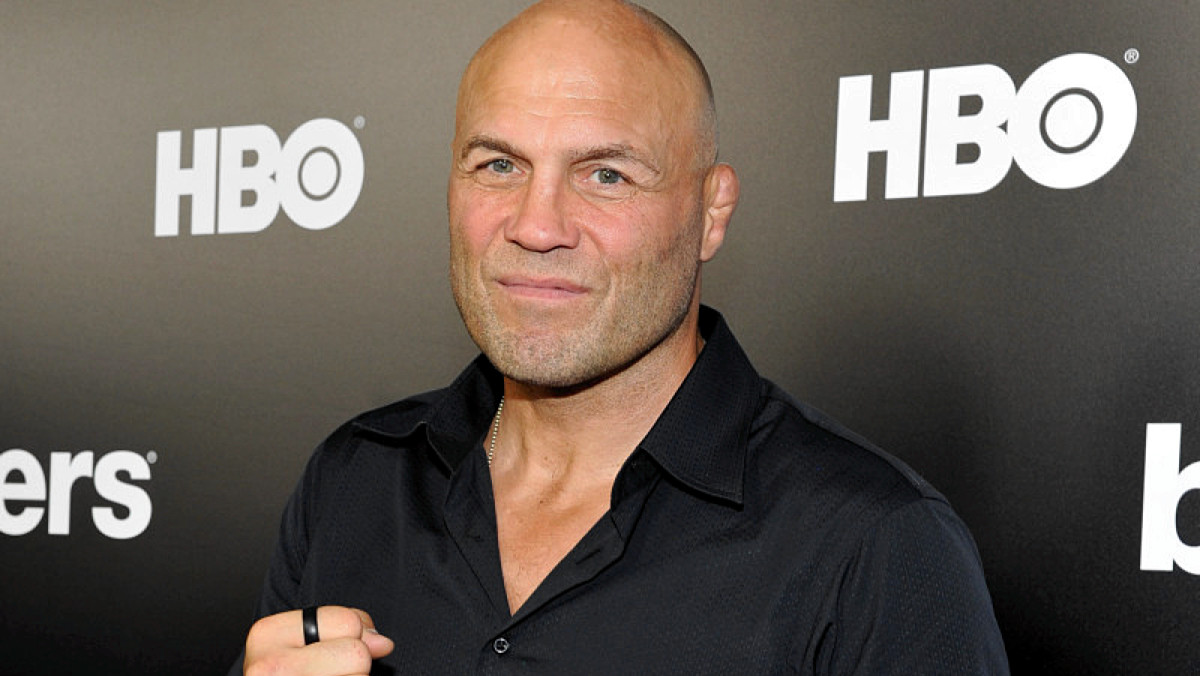 https://www.mmaweekly.com/.image/c_fit%2Ch_800%2Cw_1200/MjEwODU1NTQyODA4MTI3NDY1/randy-couture-getty-1600.jpg