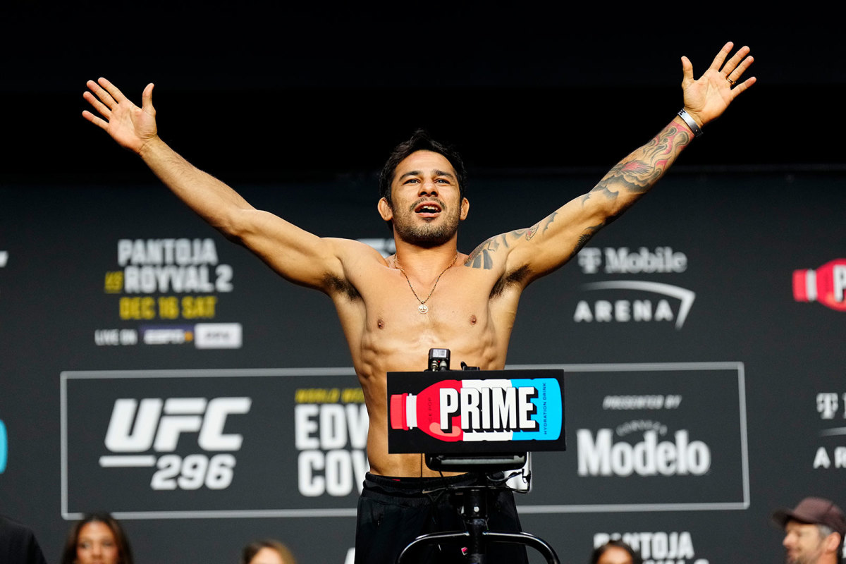 Pantoja Dominates And Defends Flyweight Title Against Royval At UFC 296 ...