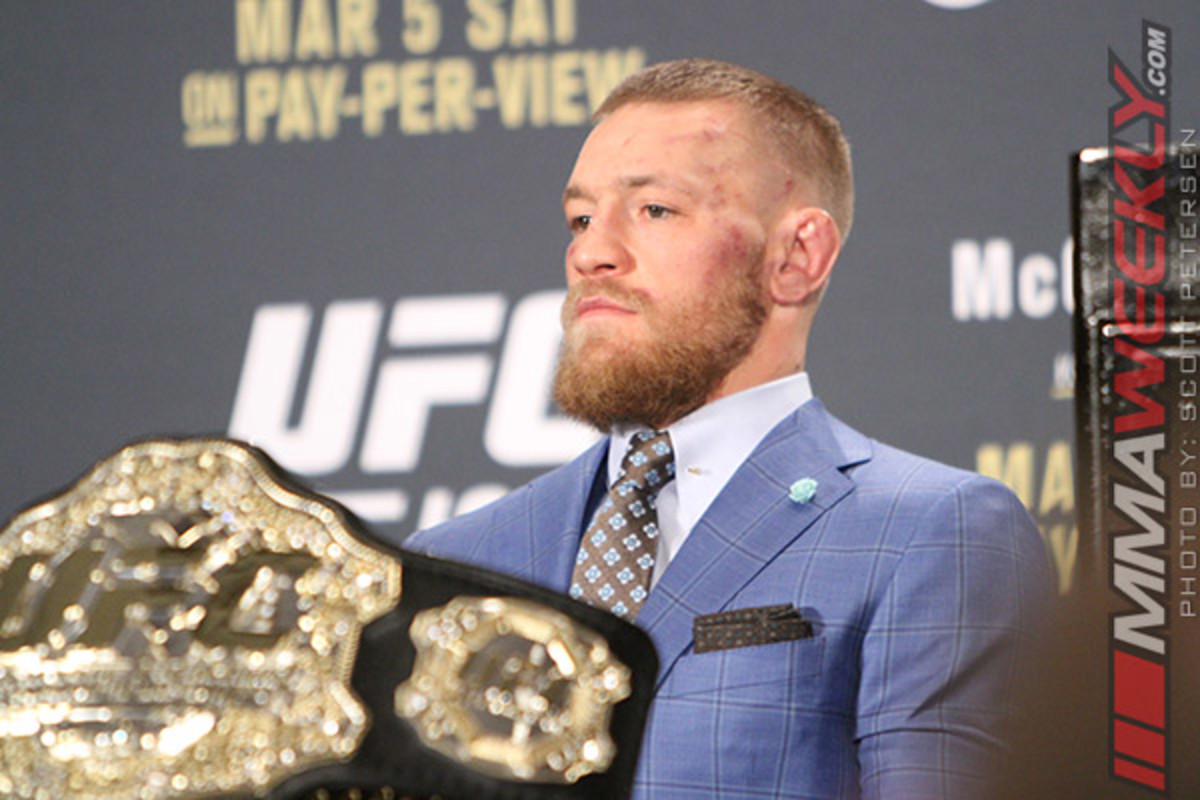 Dana White Insists Conor McGregor Will Defend UFC Featherweight Belt ...