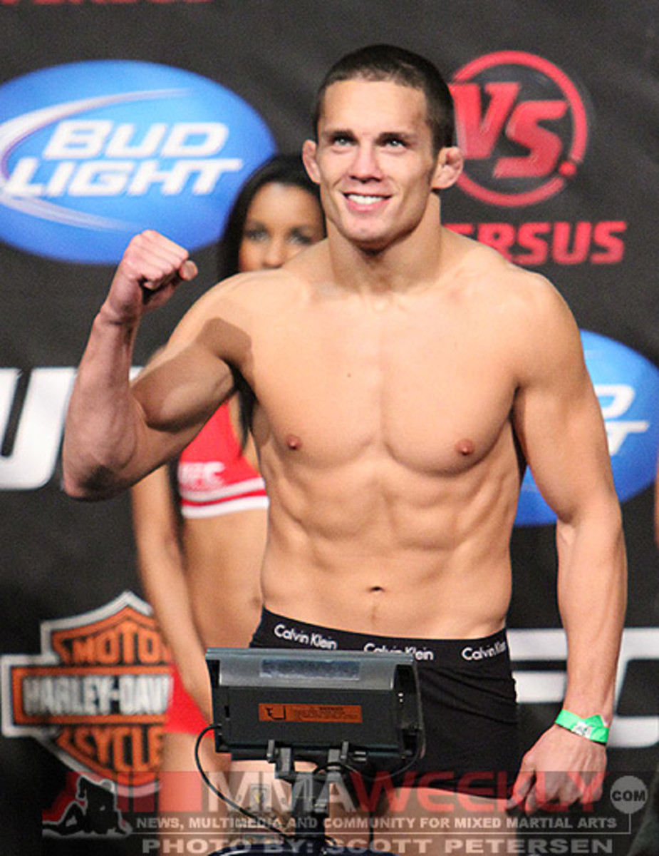 UFC Fight Night 25 Results: Jake Ellenberger KO's Jake Shields In The ...