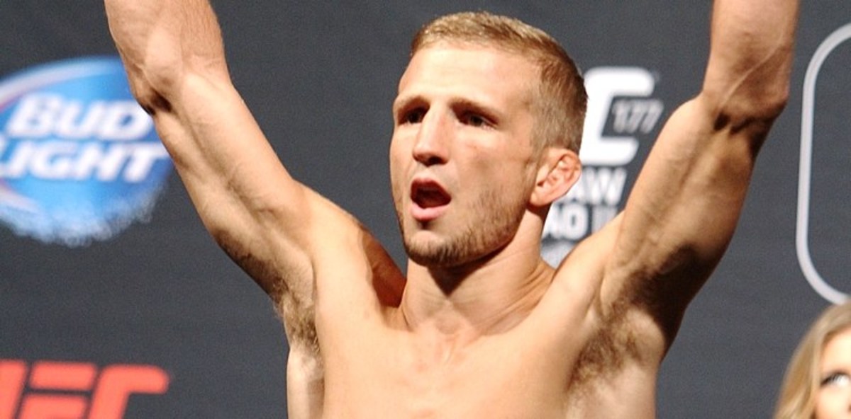 Watch the UFC Fight Night Dillashaw vs. Cruz Weigh in Live on