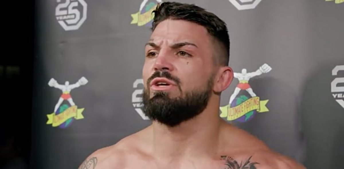 Mike Perry goes to hospital after suffering grotesque broken nose at ...