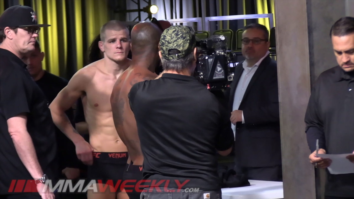 Ufc Vegas Weigh Ins Grant Dawson Vs Bobby Green Mmaweekly Com Ufc And Mma News Results